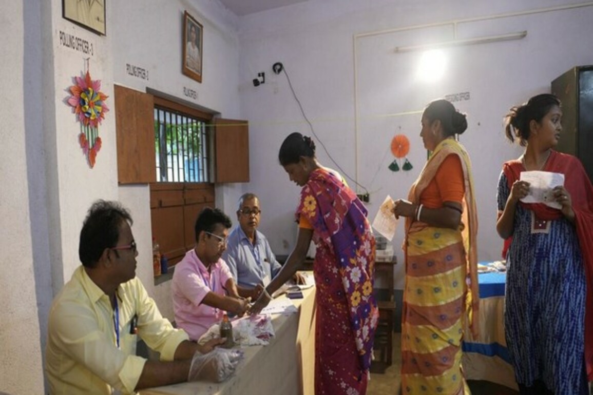 Assembly bypolls: Kaliganj records 30.34% voter turnout by 11 am, Ludhiana West lowest at 21.51%