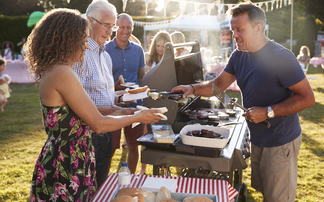 Heatwave and World Cup boost food sales but shoppers are still watching the pennies