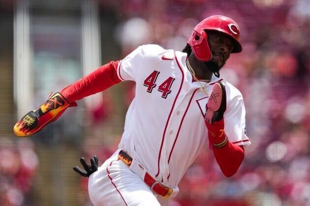 Reds SS Elly De La Cruz (hamstring) leaves game