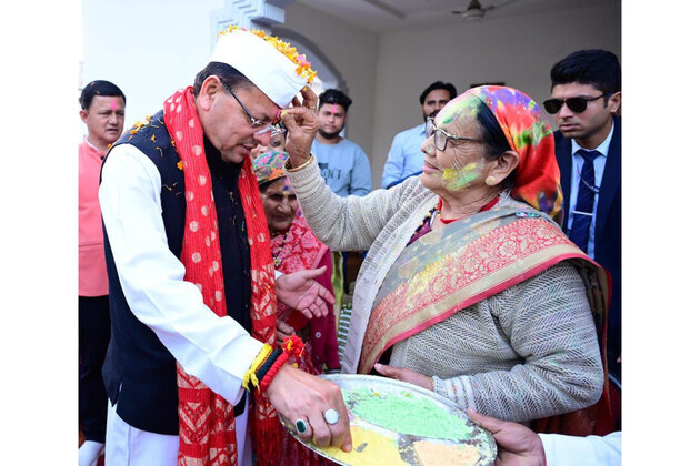 CM Pushkar Singh Dhami celebrates holi at his private residence