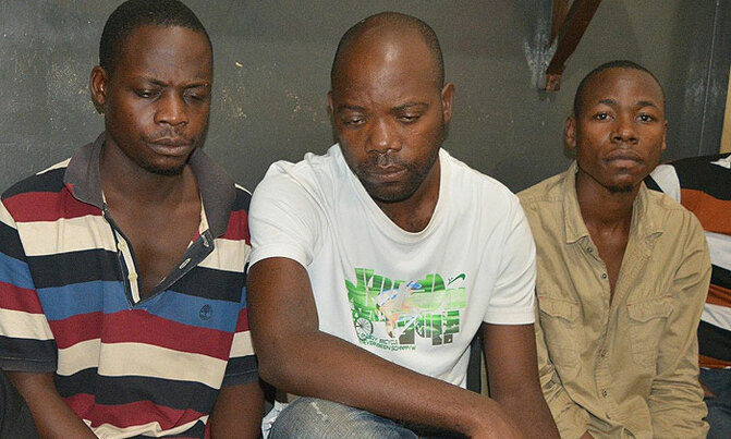 Police arrest suspected text message fraudsters Police arrest suspected text message fraudsters