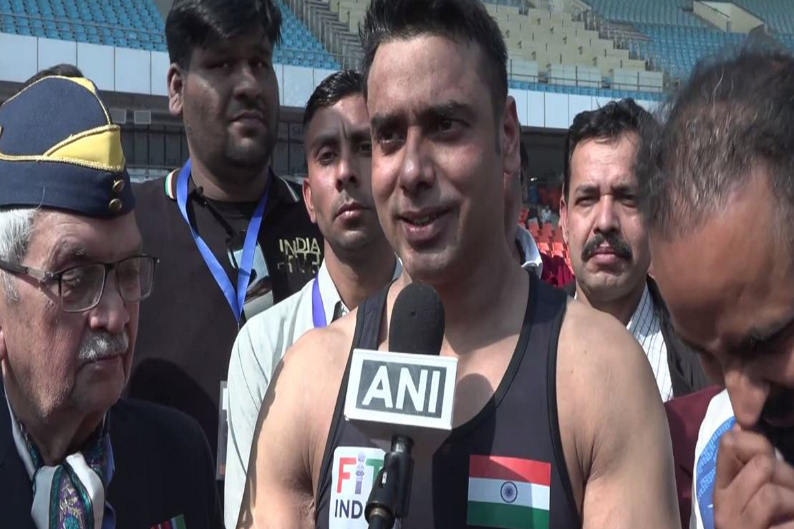 Mandaviya hails Rohtash as 'epitome' of Fit India following world record; India's 'Push-up man' urges youth to live in "real" life instead of "reels"