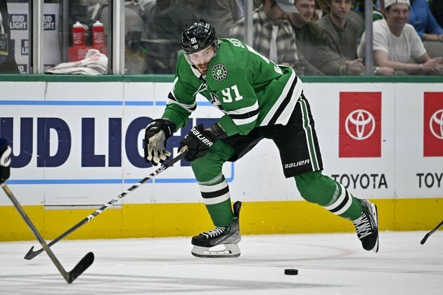 Stars tangle with skidding Coyotes as division race comes into focus