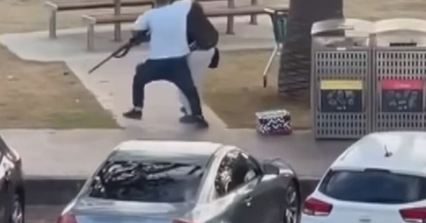 Many dead after two gunmen open fire at Australian beach