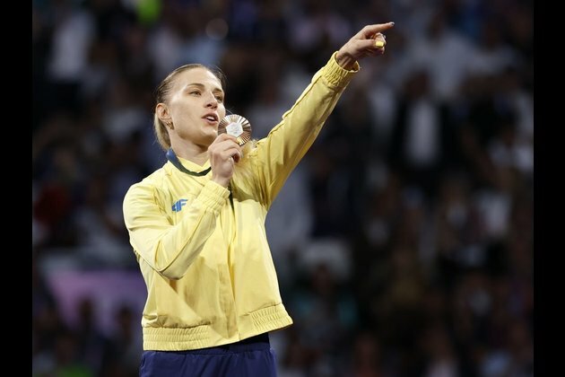 Ukraine wins first Paris gold in women's saber team event