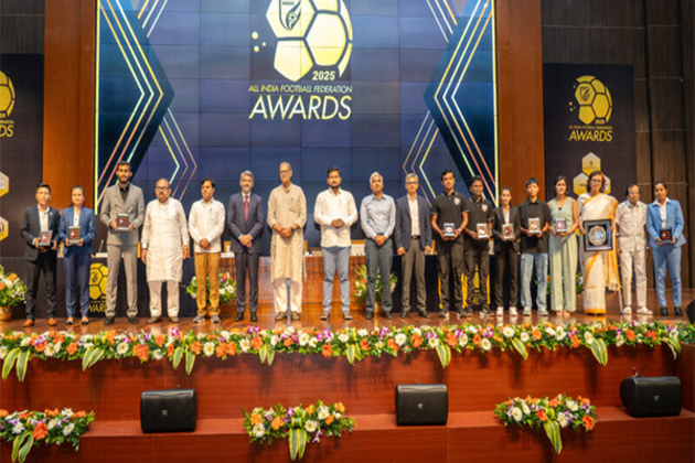 Subhasish Bose crowned AIFF Men's Plyer of the Year; Soumya Guguloth takes top honours in women's section