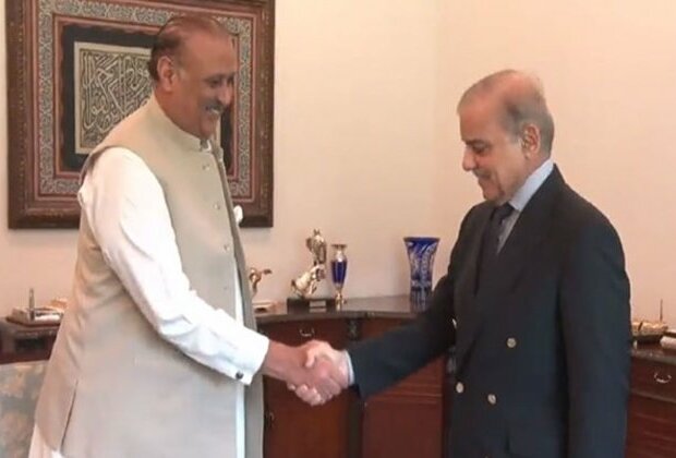 Pakistan: Shehbaz Sharif meets Leader of Opposition for discussion on caretaker PM