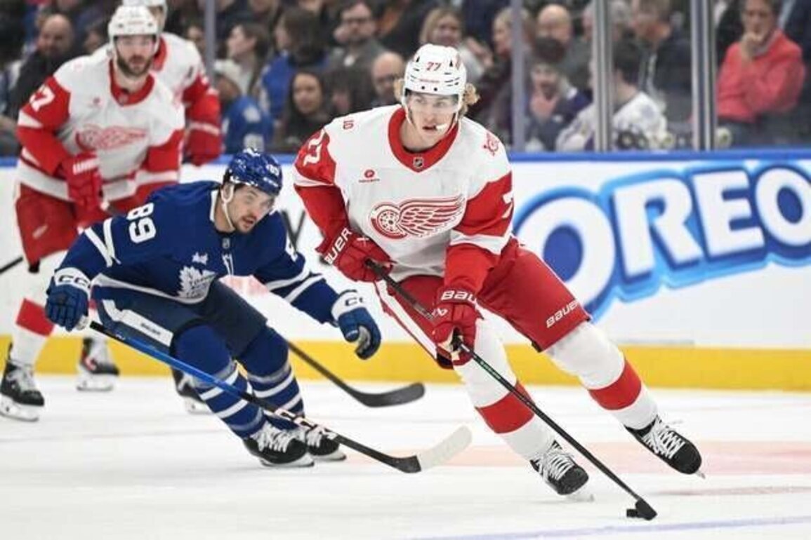 Dylan Larkin's OT goal pushes Red Wings past Maple Leafs