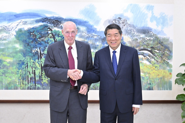 CHINA-BEIJING-HE LIFENG-FORMER U.S. TREASURY SECRETARY-MEETING (CN)