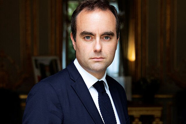 French teachers, transport staff, students join anti-austerity action