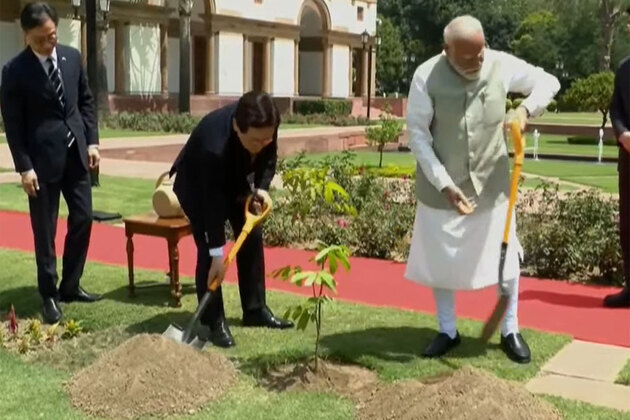 PM Modi holds bilateral meeting with South Korean President Lee at Hyderabad House