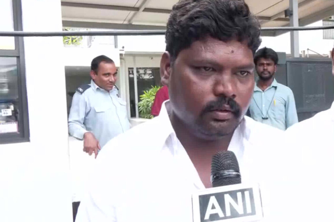 "Got his tattoo 3 months back...dream about to come true": CM-designate DK Shivakumar's fan travels from Yadgir to attend oath-taking ceremony