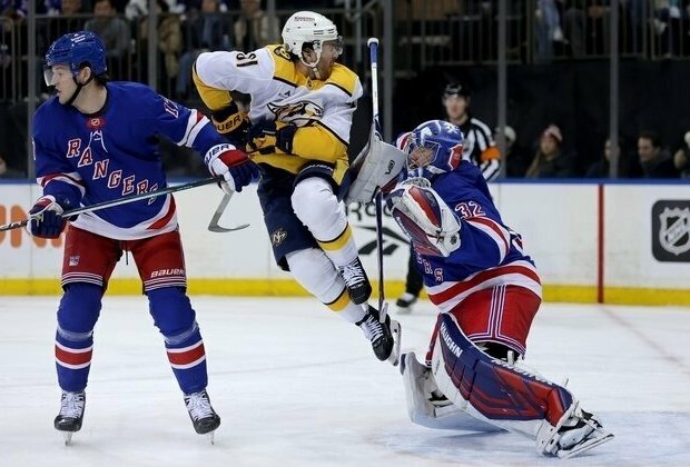 Rangers stay in playoff hunt with shutout of Predators