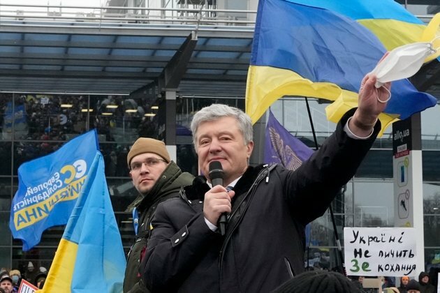 Ex-leader Poroshenko Returns to Ukraine to Appear in Court
