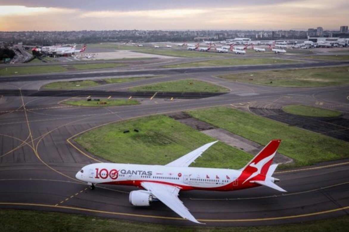 Australian aircraft Qantas flight crews warn of radio interference, GPS jamming from Chinese warships