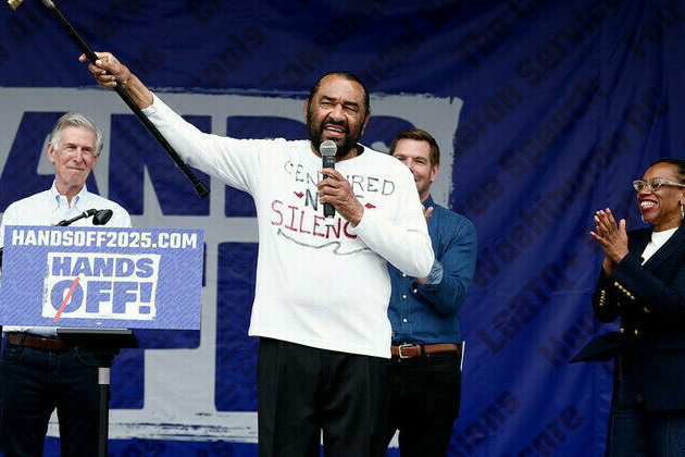 US Democrat calls for impeachment of Goliath Trump