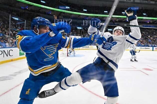 Blues stay hot, crush Maple Leafs