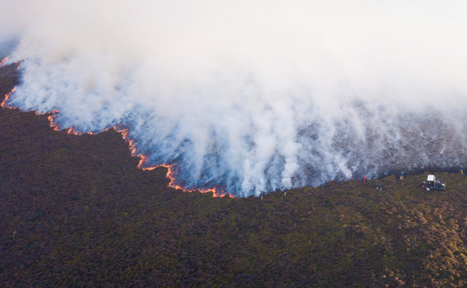 Wildfire at The Roaches in Staffordshire (c) Rod Kirkpatrick