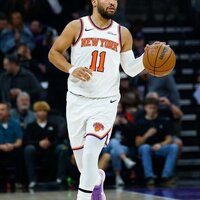 Knicks' Jalen Brunson exits vs. Kings due to ankle injury