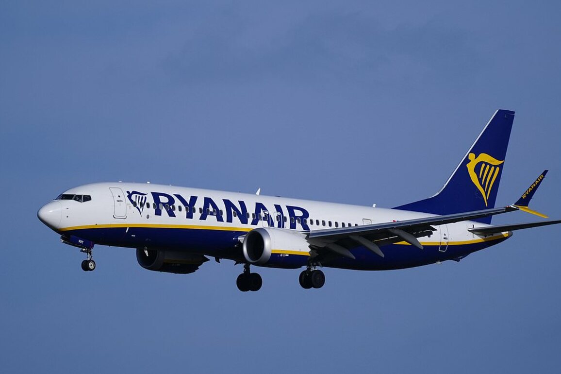 Ryanair engineers 'forced to check every new Boeing over manufacturing process fears'