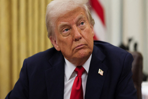 Trump to hold separate calls with Putin, Zelenskyy to stop "bloodbath"