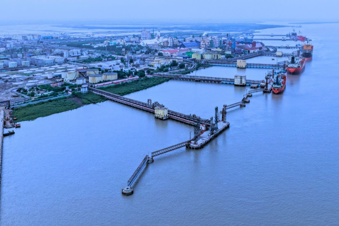 DPA Kandla sets new benchmarks in cargo handling with 15 LPG tankers and 2,70,551 MT