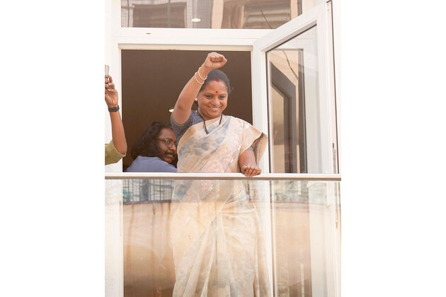 K Kavitha gets massive support in united march for Samajika Telangana