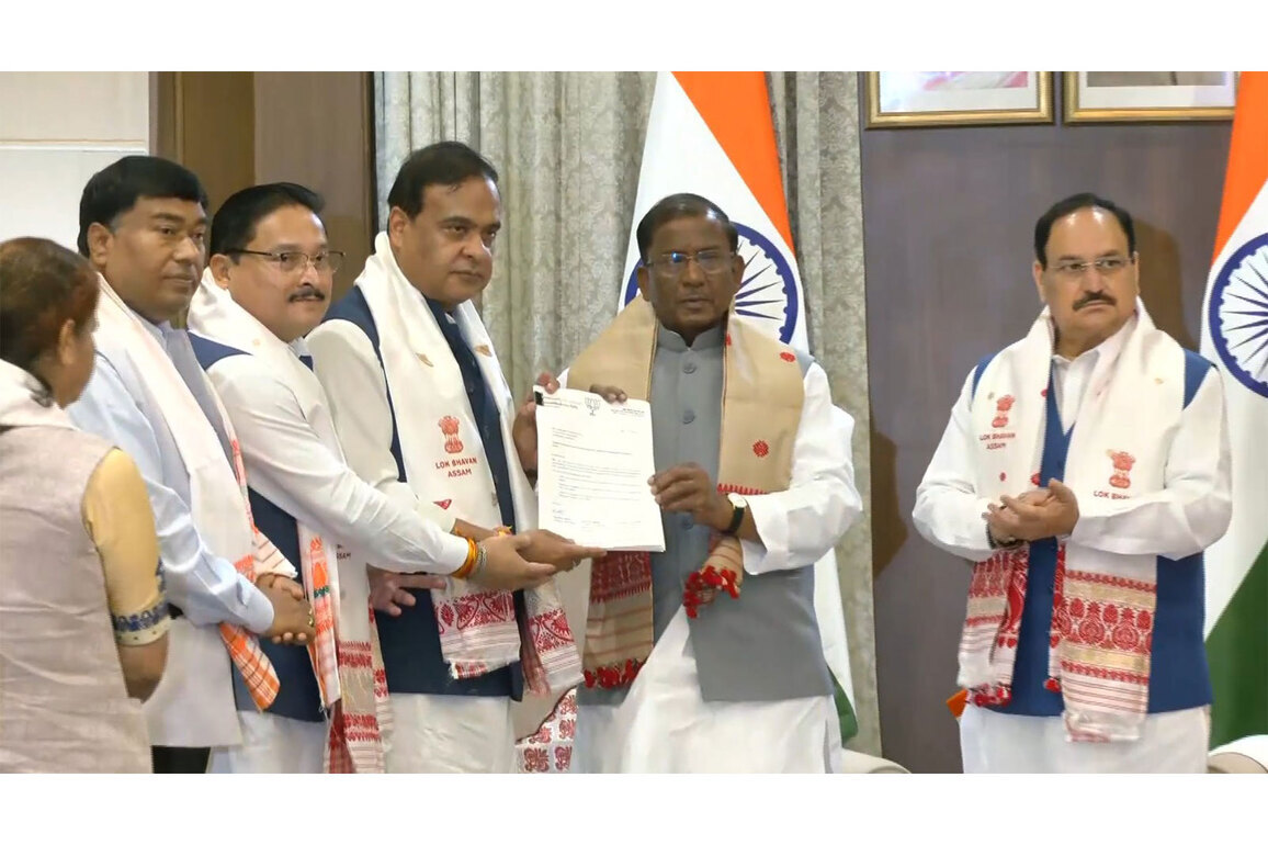 Himanta Biswa Sarma meets Assam governor, stakes claim to form government