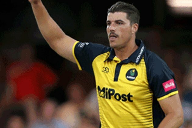 De Lange extends stay with Glamorgan