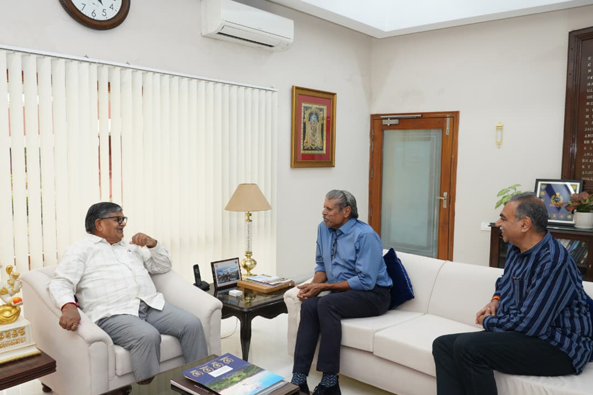 Kapil Dev meets Punjab Governor Gulab Chand Kataria