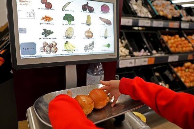 UK businesses, households struggle as Mideast conflict fuels rising costs