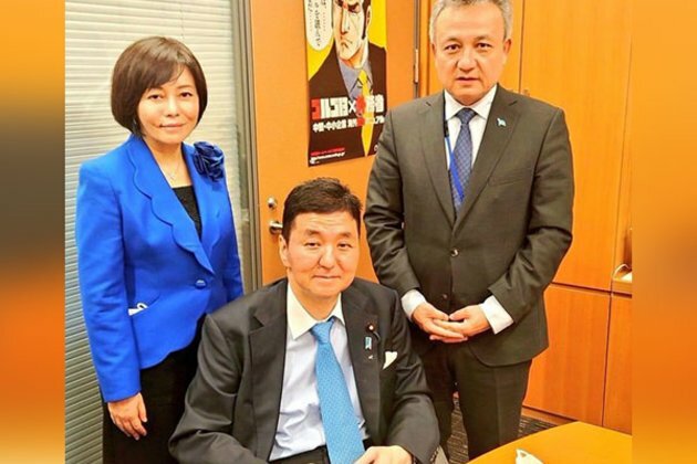 Japanese PM's special aide meets Uyghur delegation
