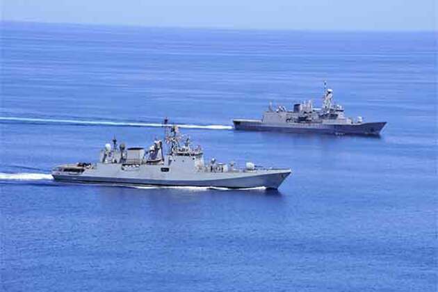 INS Tarkash undertakes Passex with New Zealand Navy in Gulf of Aden