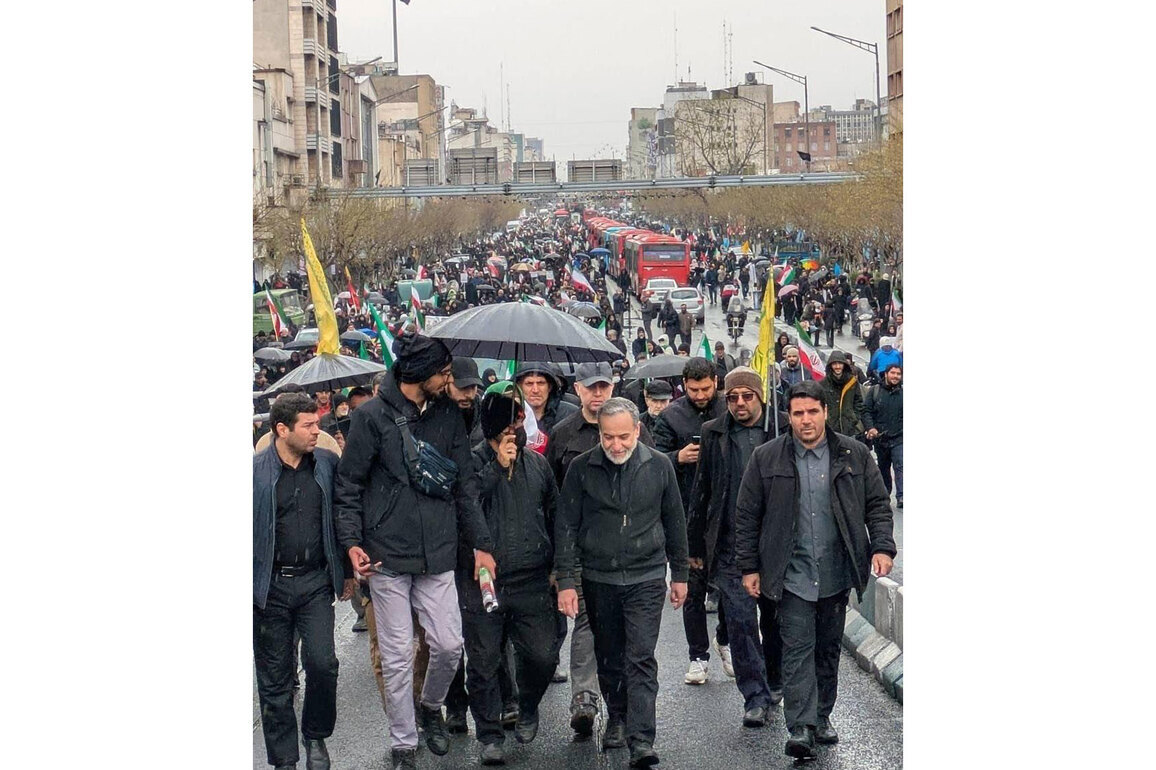 Iranian Foreign Minister Araghchi joins march to mark International Quds Day