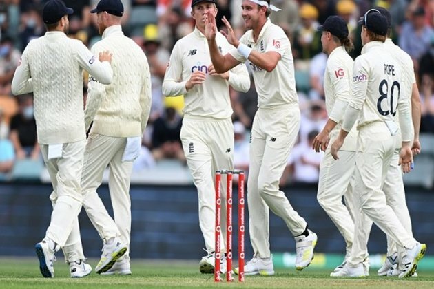 Ashes, 5th Test: Broad, Robinson put Australia on backfoot (Dinner, Day 1)