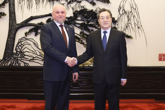 CHINA-BEIJING-DING XUEXIANG-RUSSIAN ENERGY MINISTER-MEETING (CN)