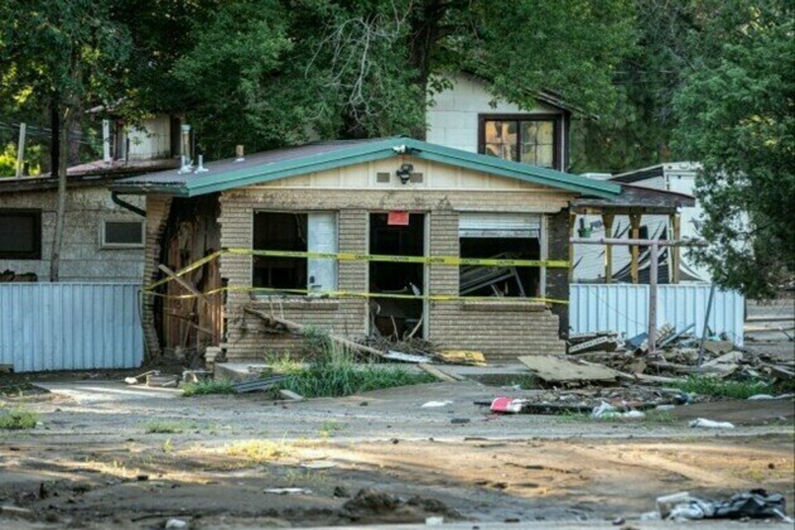 New Mexico Guard Soldiers Help Rescue Eight From Flooded Home