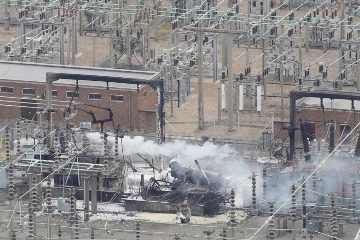 Heathrow flights to resume following fire and power outage