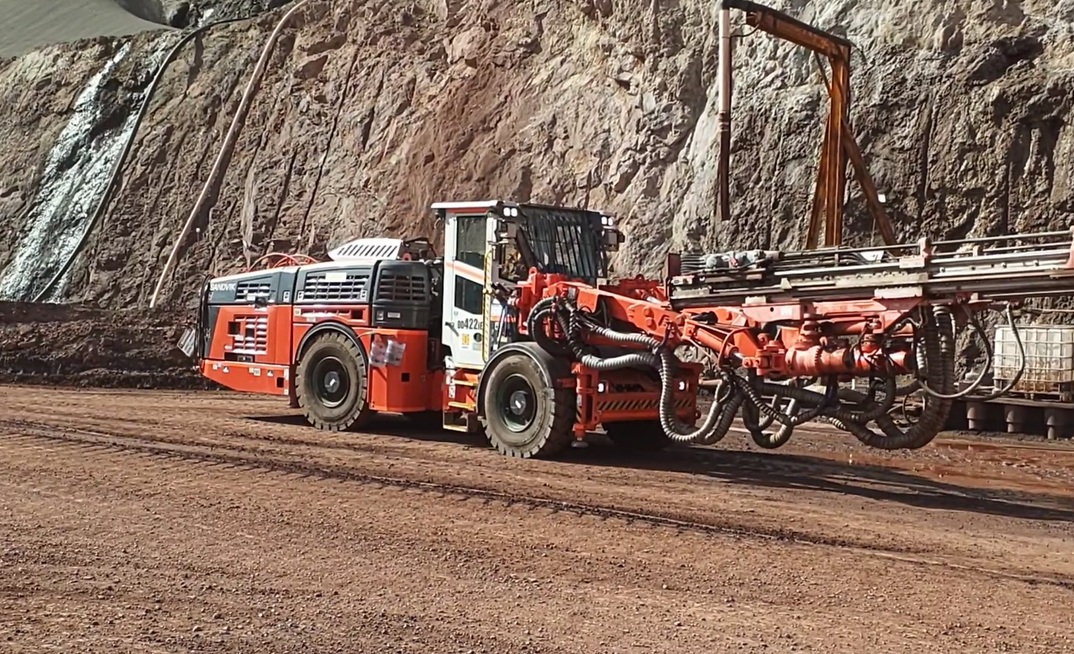 Through its purchase of a battery-electric Sandvik DD422iE rig, Byrnecut is reinforcing the message that it is a forward-thinking mining business. Credit Sandvik