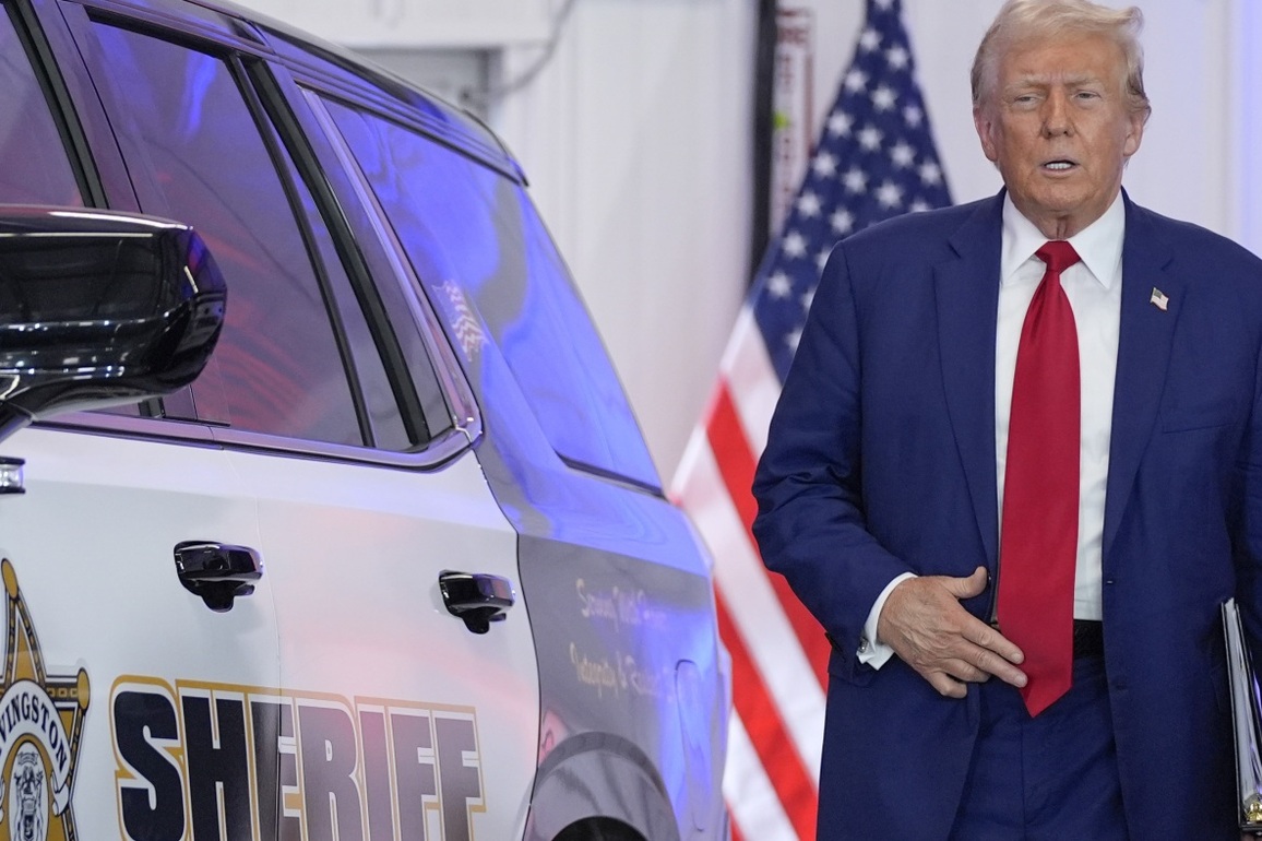 Trump aims to strengthen police protections