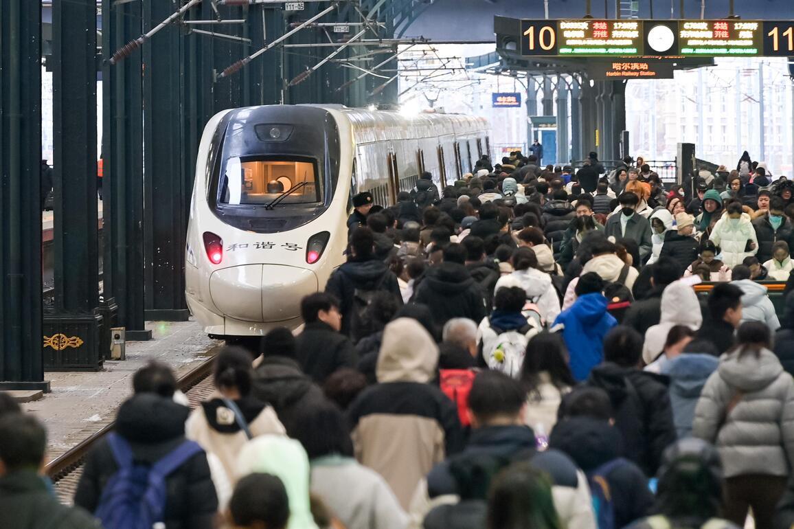 #CHINA-SPRING FESTIVAL HOLIDAY-RAILWAY-121 MLN PASSENGER TRIPS (CN)