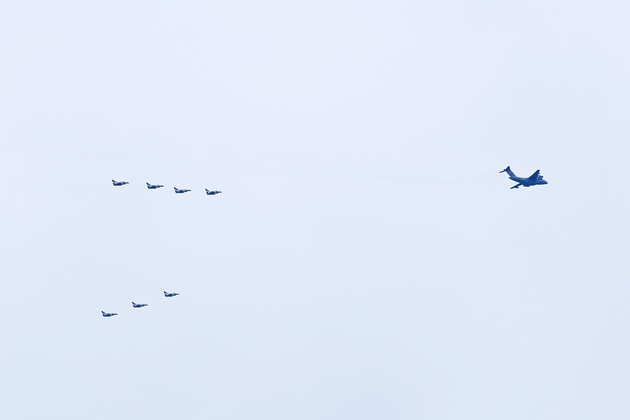 SINGAPORE-AIRSHOW-CHINESE PLA-AEROBATIC TEAM