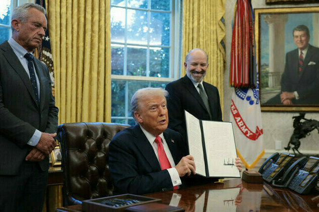 Trump teases gold card for wealthy immigrants