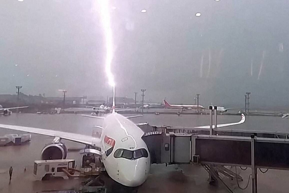 Heartstopping moment British Airways plane is struck by lightning during raging storm