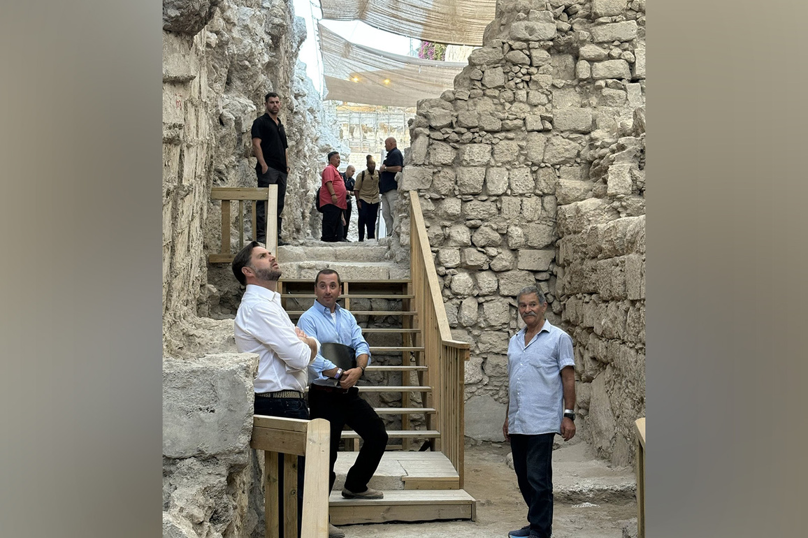 'American leadership was necessary to achieve this peace', says US VP Vance after concluding visit to Israel