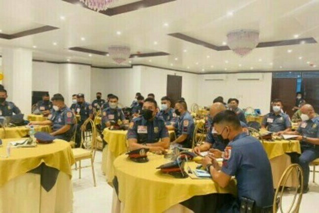 Northern Samar trains tourist cops