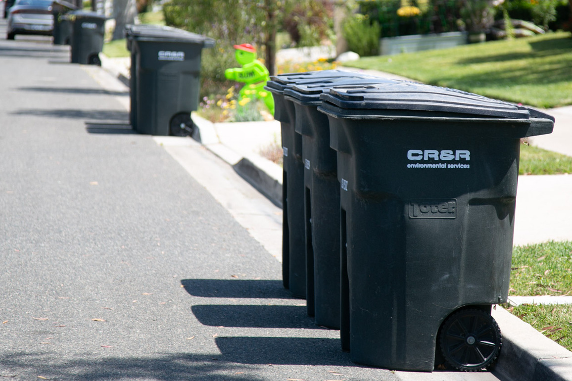 How Hard is it to Throw Away Bulky Trash in Orange County&quest;
