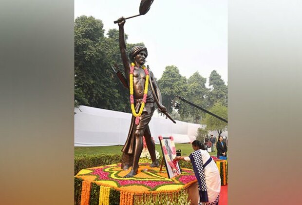 President Murmu, PM Modi pay tribute to Bhagwan Birsa Munda on Janjatiya Gaurav Diwas