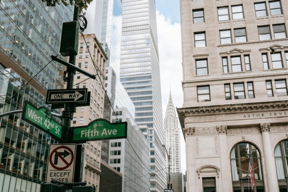 Kering in talks to sell stake in $1 billion Fifth Avenue property