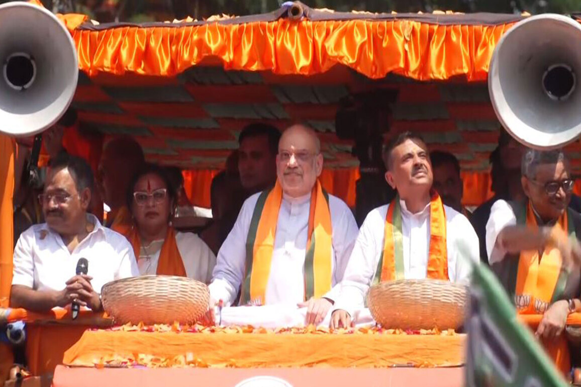 Amit Shah holds massive roadshow in Bhabanipur Assembly constituency, campaigns for Suvendu Adhikari ahead of West Bengal polls